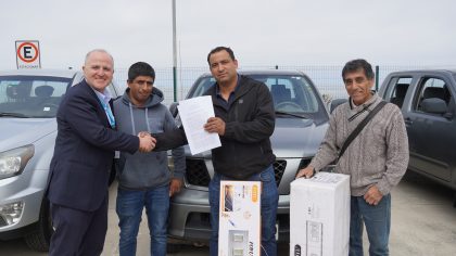 Puerto San Antonio entrega vehículos e implementos a instituciones locales