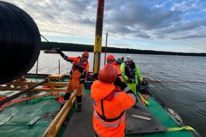 Parten obras de proyecto de conexión eléctrica costera en terminal de GNL de Puerto de Klaipeda