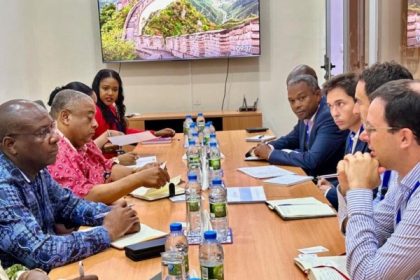 Consultores de inversión de Corredor Lobito visitan instalaciones de Puerto de Lobito