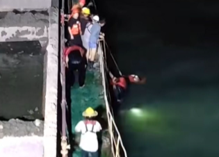 Dos tripulantes de granelero están desaparecidos tras colisión con buque de Wan Hai en China