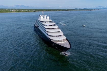 Puerto de Paranaguá recibe al Scenic Eclipse