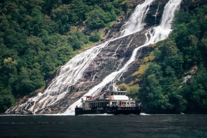 Apoyo de programa Enova permite actualización de nave turística en Noruega