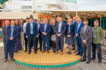 Portsmouth recibe mesa redonda sobre OPS a bordo de nave de Fred. Olsen Cruise Lines