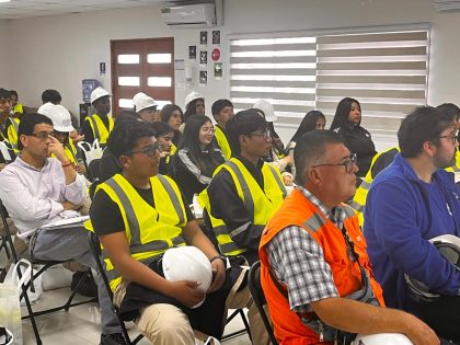 Estudiantes de Liceo Comercial viven jornada de aprendizaje en Puerto de Iquique