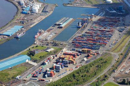 Escocia: Kalmar entregará tres straddle carriers híbridas a Forth Ports