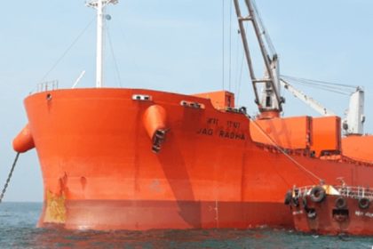 G E Shipping firma contrato para compra de un granelero Ultramax