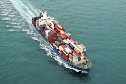 Global Ship Lease anuncia ingresos operativos positivos en últimos trimestre y semestre