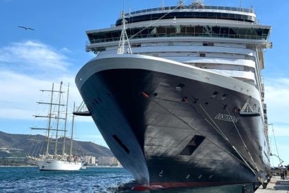 Puerto de Motril recibe doble recalada de Oosterdam y Star Clipper