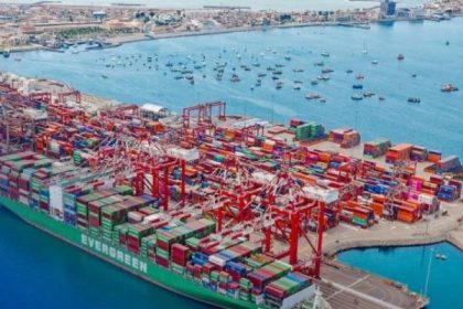 Terminales portuarios de uso público de Perú superan 3,3 millones de TEU movidos de enero a octubre