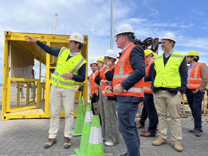 Puerto de San Vicente recibe a delegación público privada noruego-danesa de parques eólicos marinos  