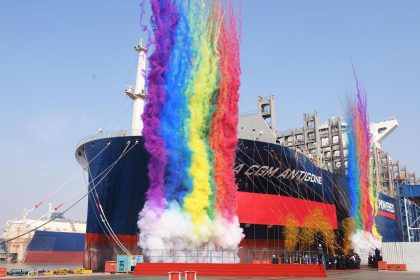 Astillero Jiangnan entrega nuevo buque de 15 mil TEU a CMA CGM