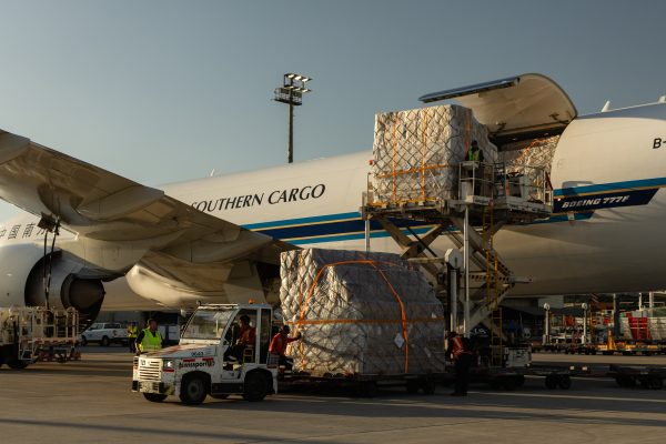 China Southern Airlines y Awesome Cargo comienzan operaciones de transporte de carga en Aeropuerto de Santiago