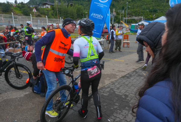 Emporcha apoya a competidores locales en nueva edición del triatlón Patagonman