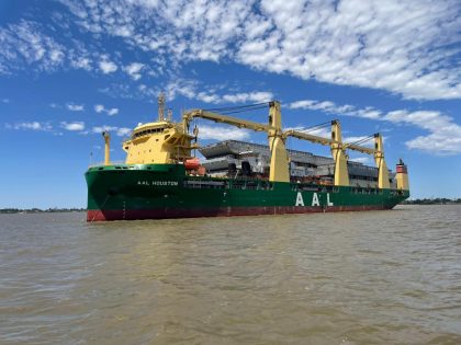 Uruguay: Descargan barcazas Jumbo y remolcadores en Puerto de Nueva Palmira