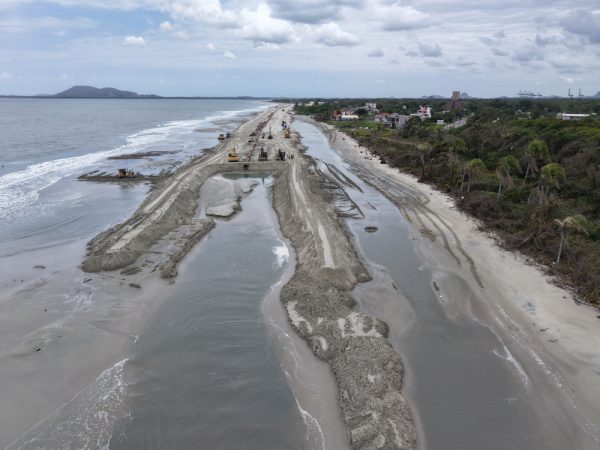 Dragagem na Babitonga: Engordamento da praia de Itapoá alcança 50%