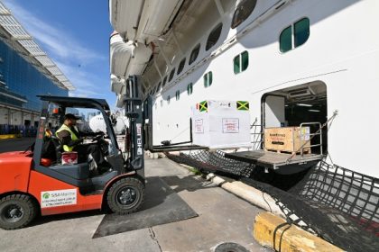 Jamaica: Carnival envía ayuda humanitaria a través de Puerto de Ocho Ríos