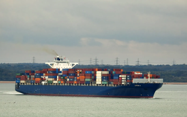 Global Ship Lease adquiere tres portacontenedores de 8.600 TEU