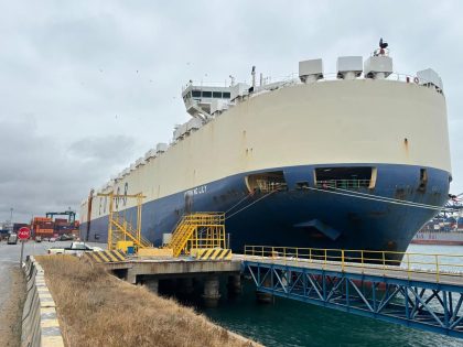 DP World San Antonio realiza la mayor descarga de vehículos en la historia de Chile