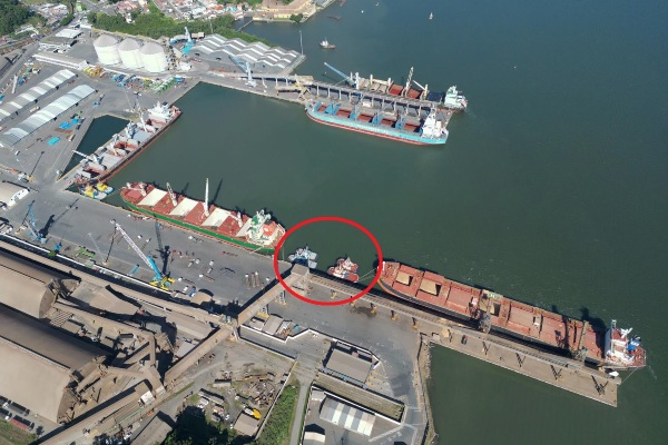 Derrocagem de pedra submersa é retomada no Porto de São Francisco