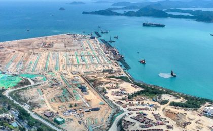 Yantian International Container Terminals recibe cuatro grúas STS