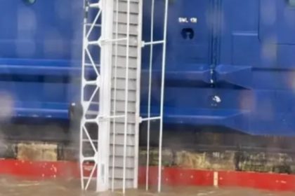 Crucero sufre daños y escalinata se desprende por fuertes vientos en Buenos Aires