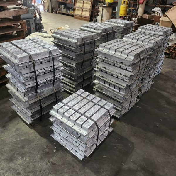 Corte de China condena a 27 personas por movilizar lingotes de antimonio sin licencias de exportación