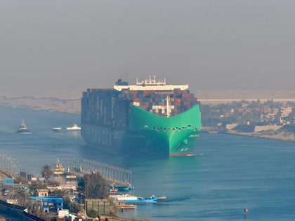 Buque CMA CGM Jacques Saade cruza Canal de Suez por primera vez en dos años