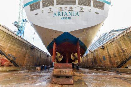 MS Artania recibe renovación integral en Marsella