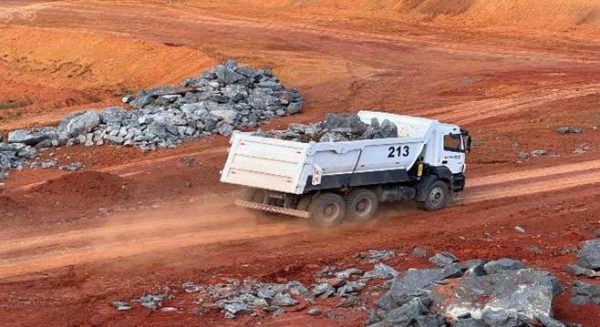 Obras do Porto Central avançam com novas etapas de transporte e depósito de rochas