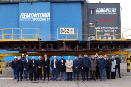 Polonia: Realizan ceremonias de quilla y acero de transbordadores de CMAL