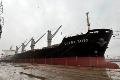 Uddevalla recibe megabuque a la espera de inaugurar mayores capacidades de operación en Puerto Occidental