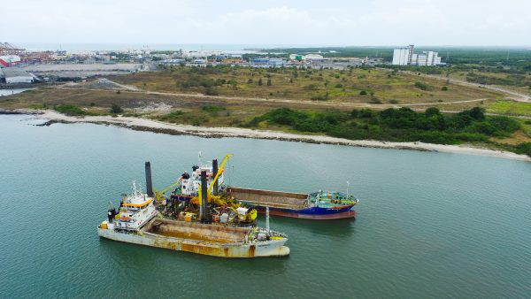 Inaugurado o dragagem do canal interno do Porto de Suape