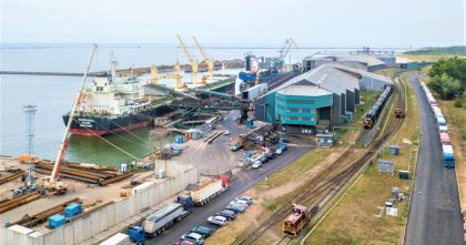 Letonia investiga a buque atracado en Liepaja por daños a cable submarino de telecomunicaciones