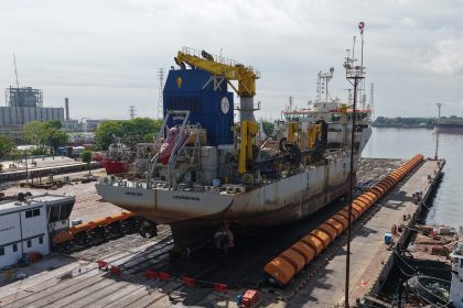 Draga de Jan De Nul es reparada en astillero Tandanor