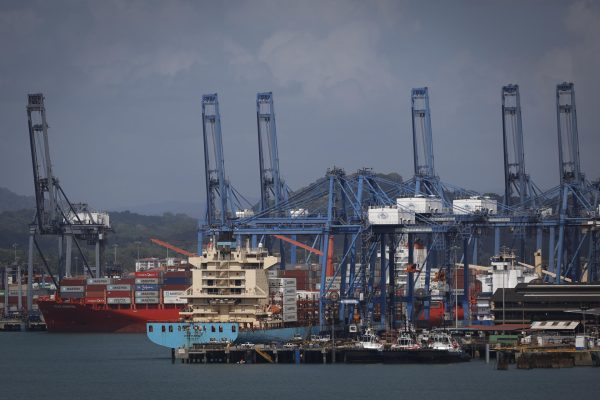 Hong Kong convoca al enviado de Panamá por anulación de contrato con CK Hutchison para operar puertos