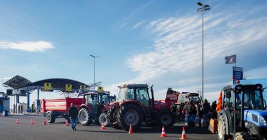 España: Protesta de agricultores reduce en 69% la entrada y salida de camiones del Puerto de Tarragona España: Protesta de agricultores reduce en 69% la entrada y salida de camiones del Puerto de Tarragona