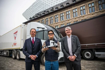 Puerto de Amberes-Brujas recibe planta para ensamblaje e I+D de camiones eléctricos