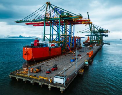 Porto Itapoá fortalece capacidad operativa con llegada de nuevos equipos y tecnologías