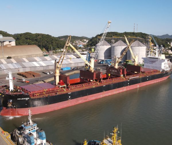 Porto de São Francisco reduz em 60% o tempo de espera de navios para descarregar fertilizantes