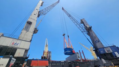 Iquique Terminal Internacional descarga cuatro transformadores con operación en tándem