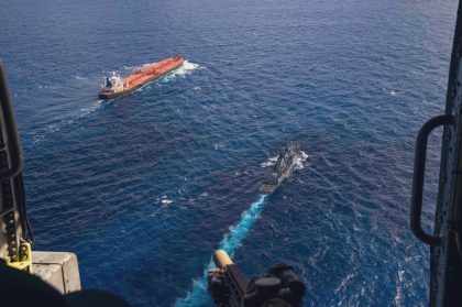 Estados Unidos intercepta y aborda buque rastreado desde el Caribe hasta el océano Índico