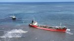 Guardia Costera de Filipinas busca reflotar a petrolero varado tras temporal