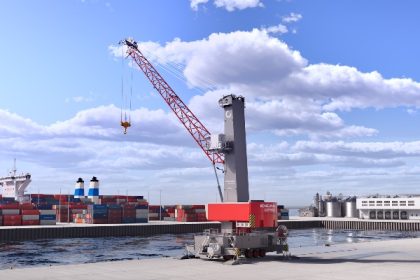 Konecranes presenta nueva grúa pensada en puertos pequeños o fluviales