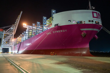 Portacontenedores ONE Synergy realiza escala inaugural en Puerto de Montevideo