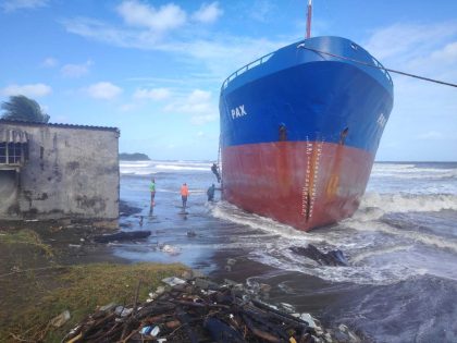 Panamá: AMP monitorea buques encallados en costa de Colón