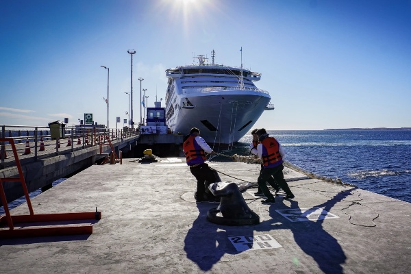 Pacific World hace recalada inaugural en Puerto Madryn