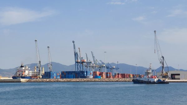 PortCastelló ve alza en movimiento de mercancías durante el mes de enero
