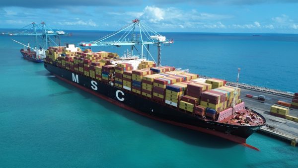 Porto de Pecém encerra 2025 com números recordes na movimentação de contêineres