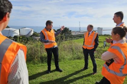 Nueva Zelandia: Supacat y Port Taranaki firman acuerdo como parte de visita a la terminal