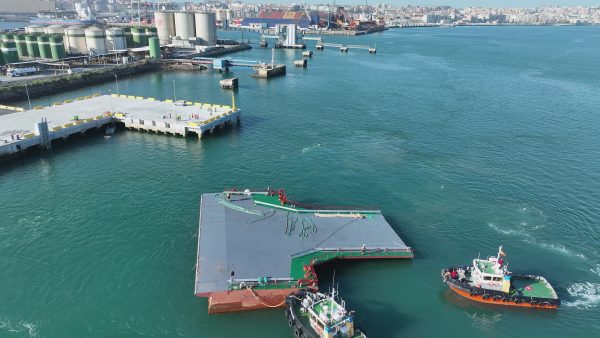 España: Puerto de Santander recibe su nueva rampa flotante